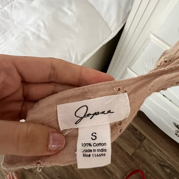 cute top - Picture 2 of 2